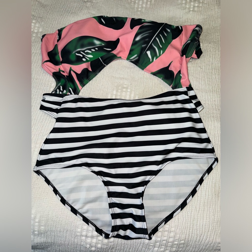 NEW W/o tags, Bathing Suit Small